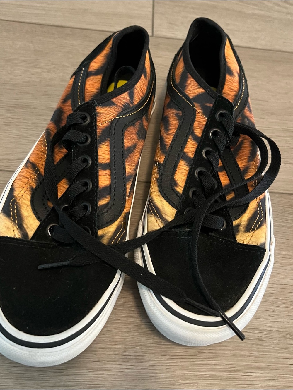 Vans Tiger Print Orange Black Old Skool Sneakers Men’s 5 Women’s 6.5
